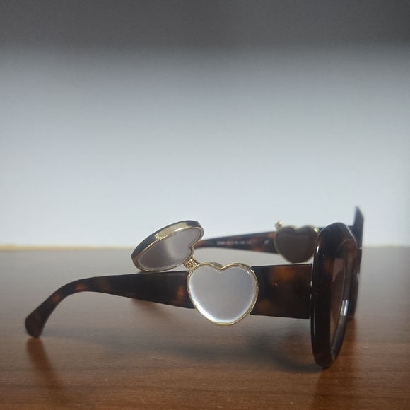 Tortoise Shell Women's Sunglasses - Picture 3 of 7